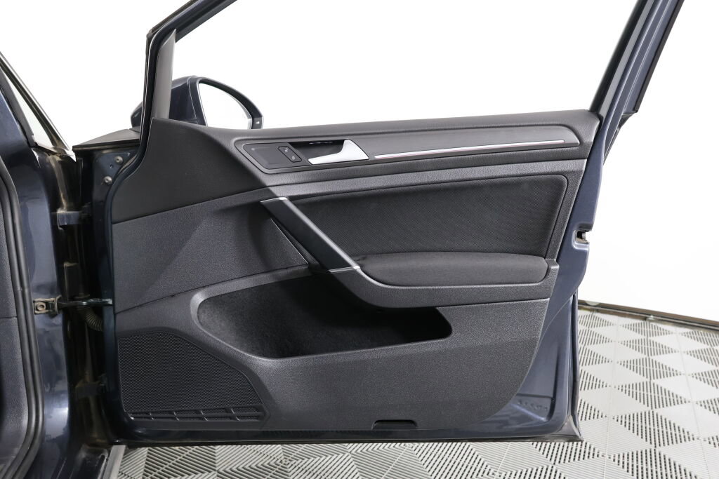 Used 2020 Volkswagen GTI S image 25
