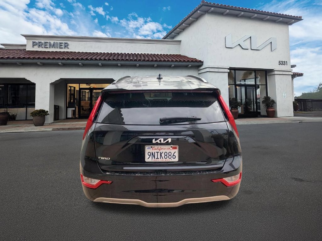 Certified 2024 Kia Niro Wind FWD image 7