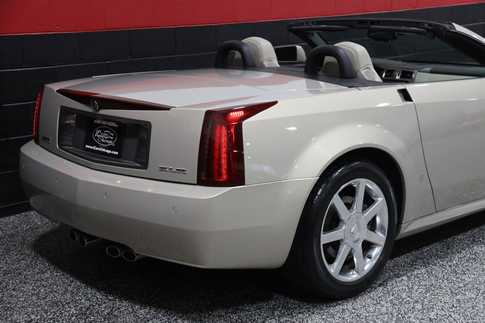 Used 2006 Cadillac XLR 2dr Convertible image 9
