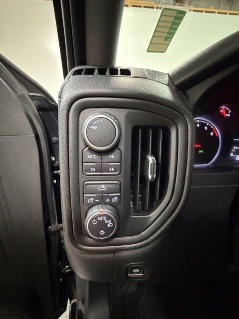 Used 2019 Chevrolet Silverado 1500 Custom Trail Boss w/ Custom Convenience Package AWD/4WD image 18