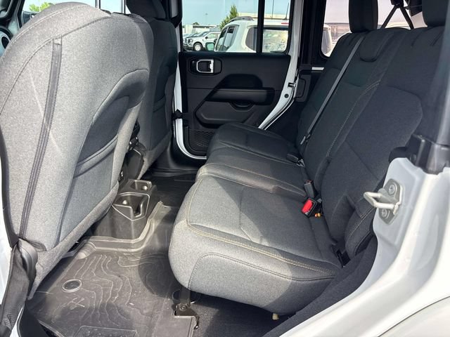 Used 2024 Jeep Wrangler Unlimited Sahara AWD/4WD image 15