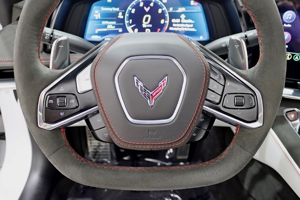 Used 2023 Chevrolet Corvette Stingray Premium Conv w/ Z51 Performance Package RWD image 17
