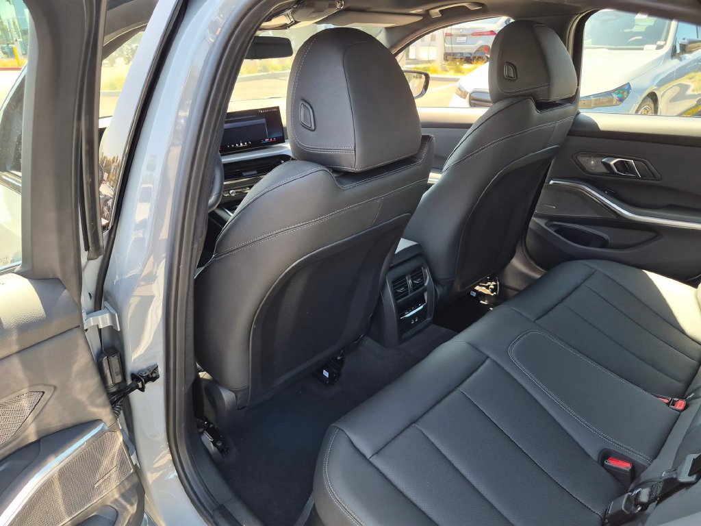 New 2026 BMW 330i Sedan w/ M Sport Package RWD image 30