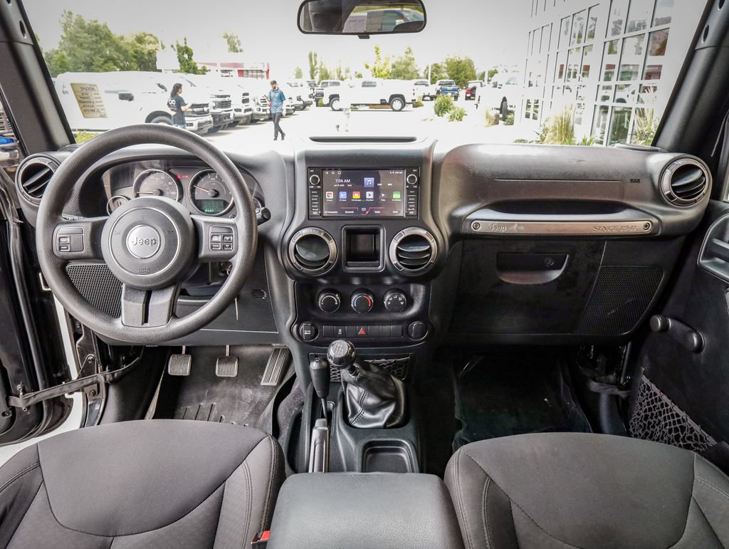 Used 2018 Jeep Wrangler Sport AWD/4WD image 16