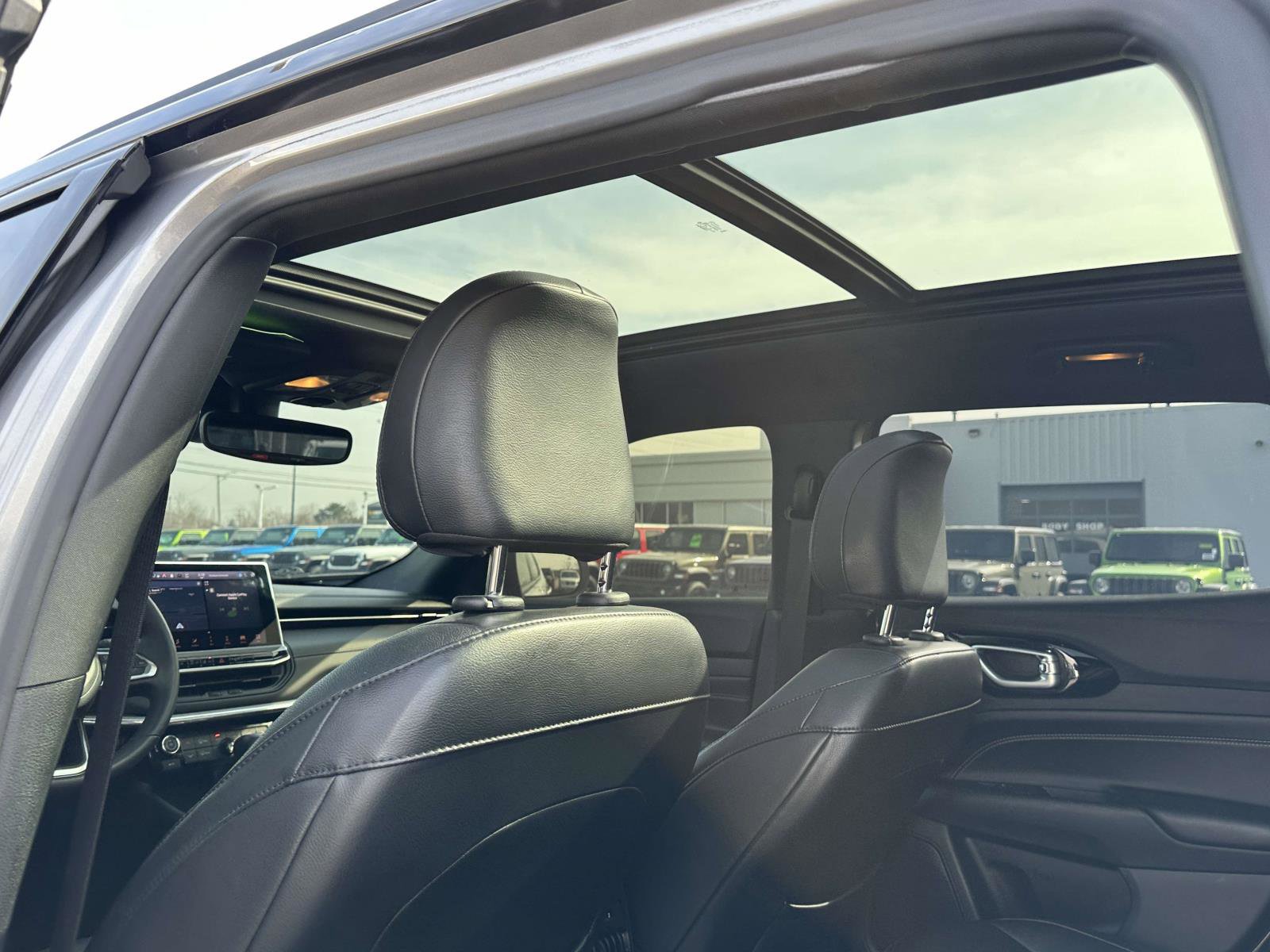 Used 2023 Jeep Compass High Altitude image 15