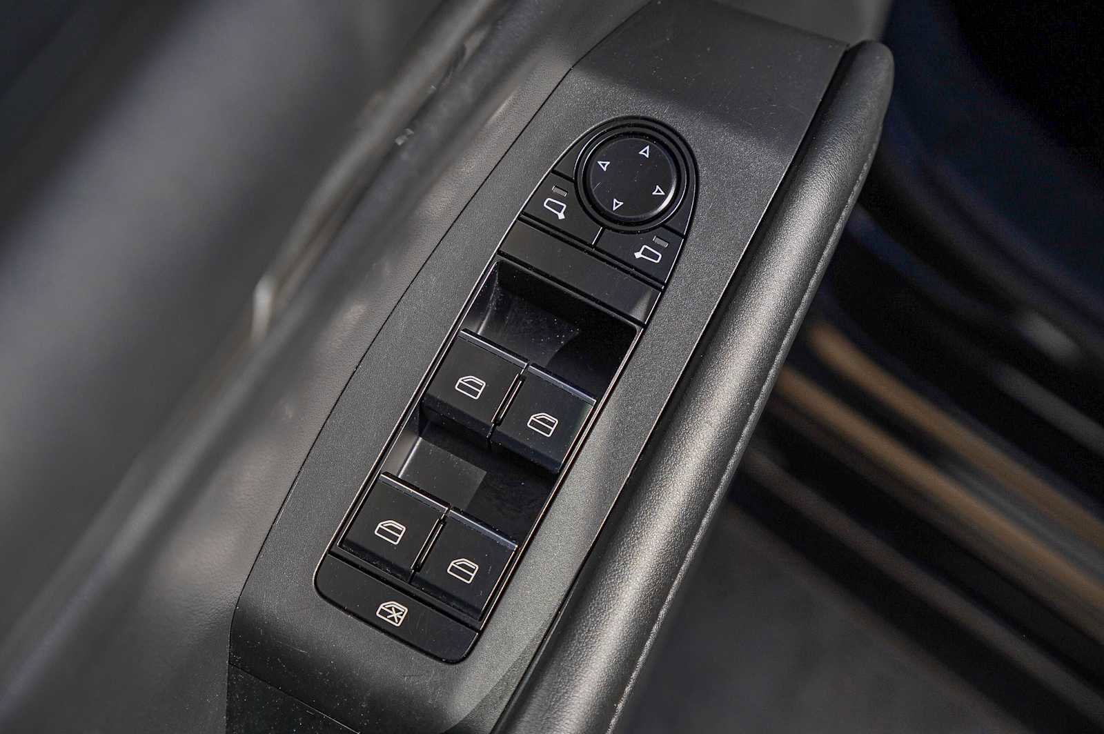 Used 2021 MAZDA MAZDA3 s image 24