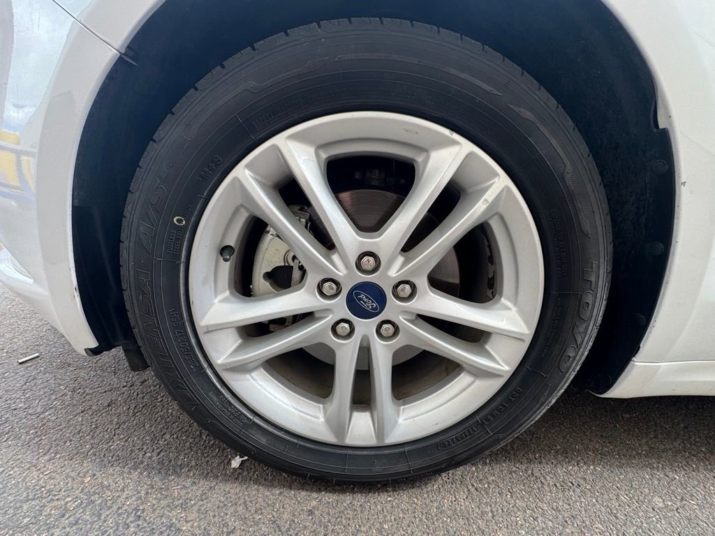 Used 2018 Ford Fusion SE FWD image 34