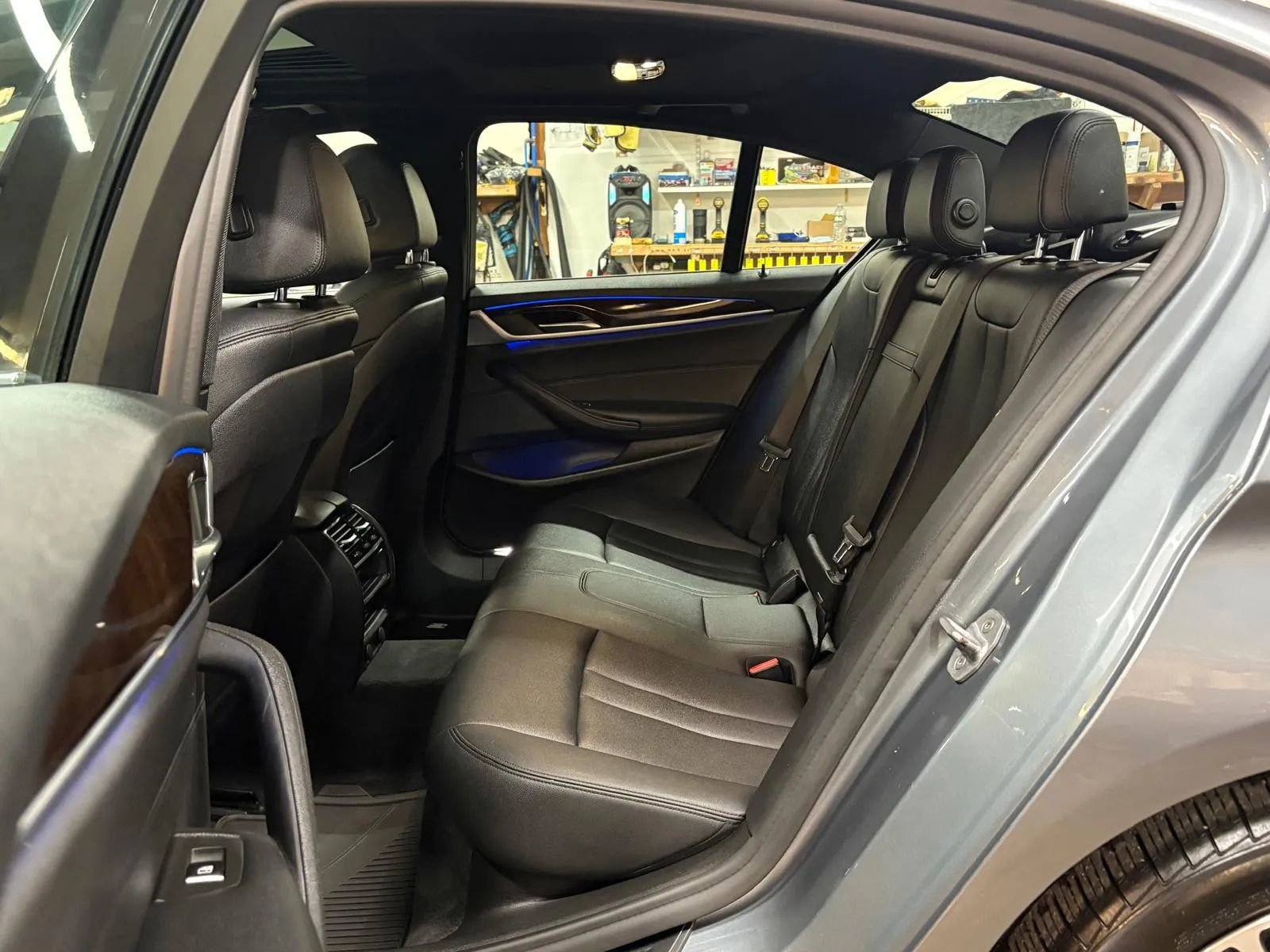 Used 2019 BMW 530e xDrive w/ Convenience Package image 24