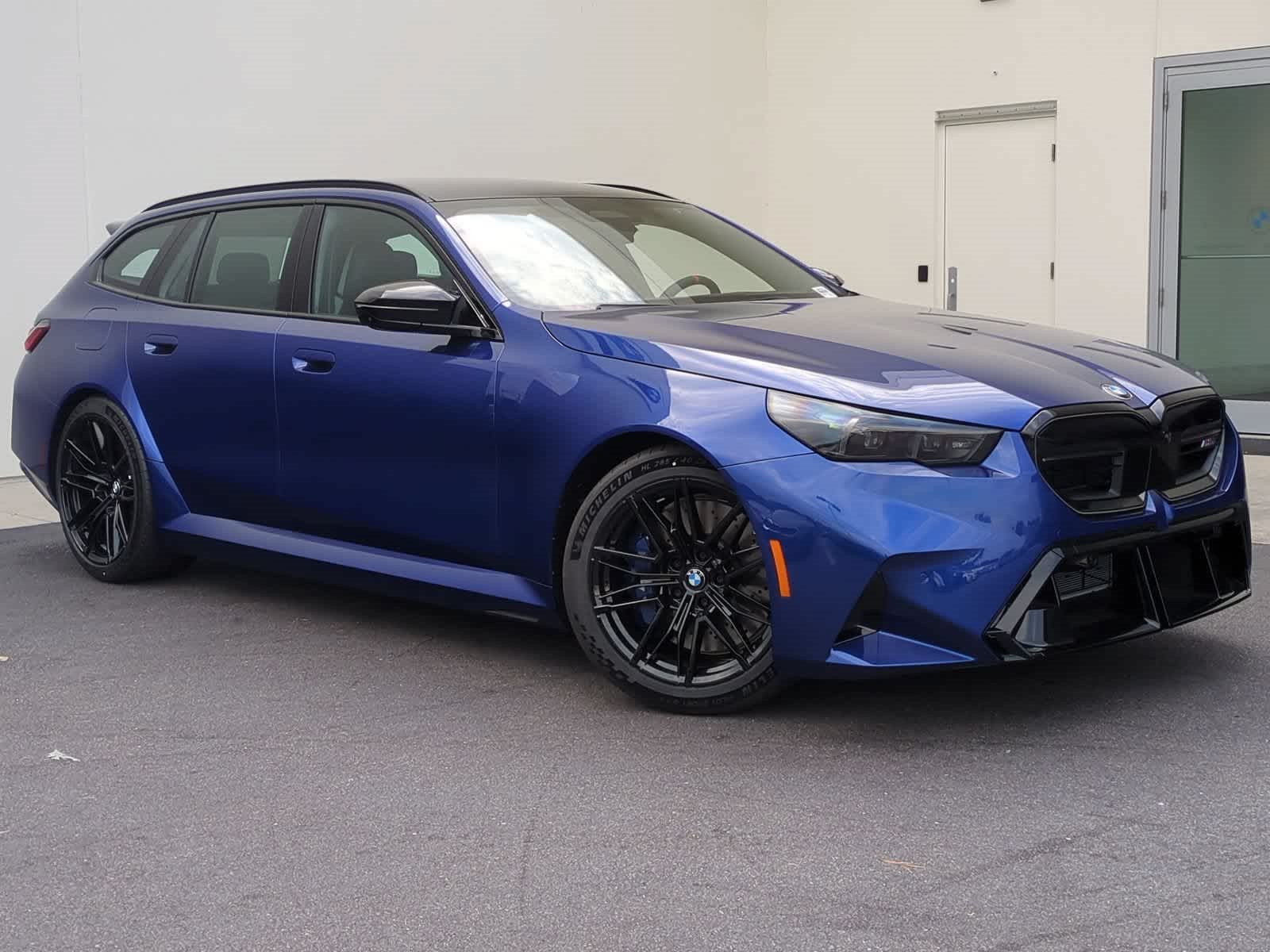 New 2027 BMW M5 Touring AWD/4WD image 2