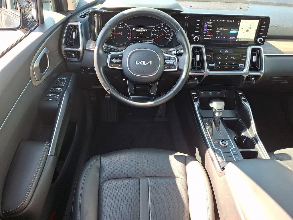 Certified 2022 Kia Sorento S w/ Panoramic Sunroof Package AWD/4WD image 15