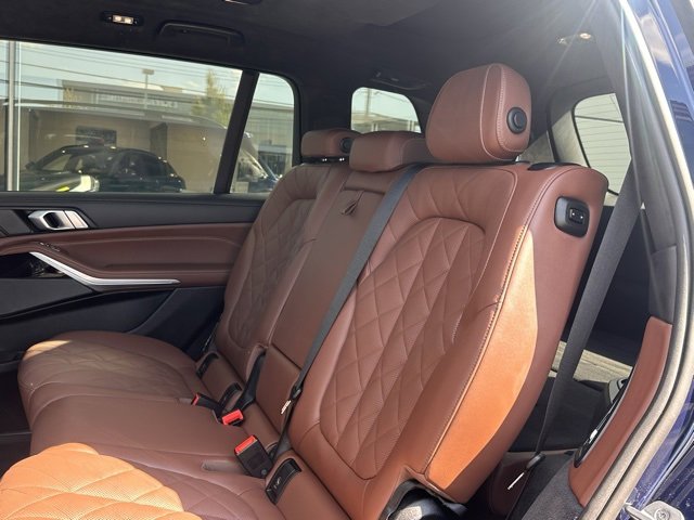 Used 2024 BMW X7 xDrive40i w/ M Sport Package image 9