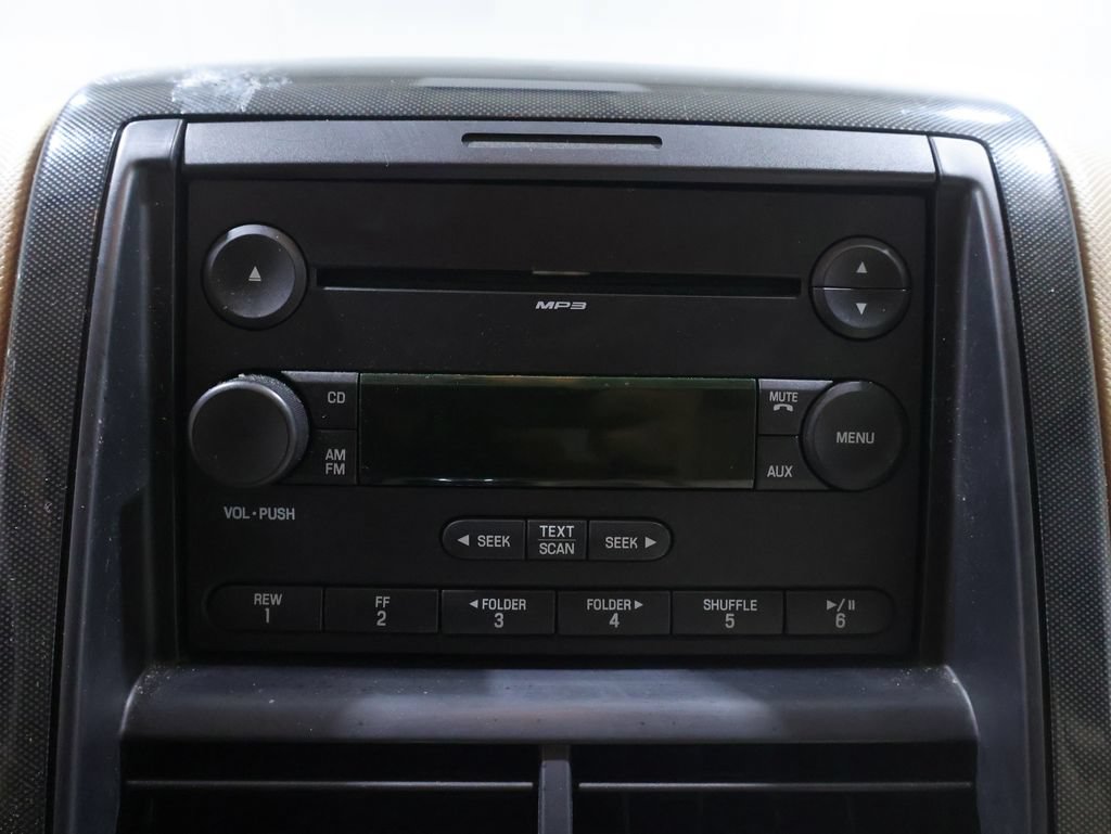 Used 2006 Ford Explorer XLT AWD/4WD image 24