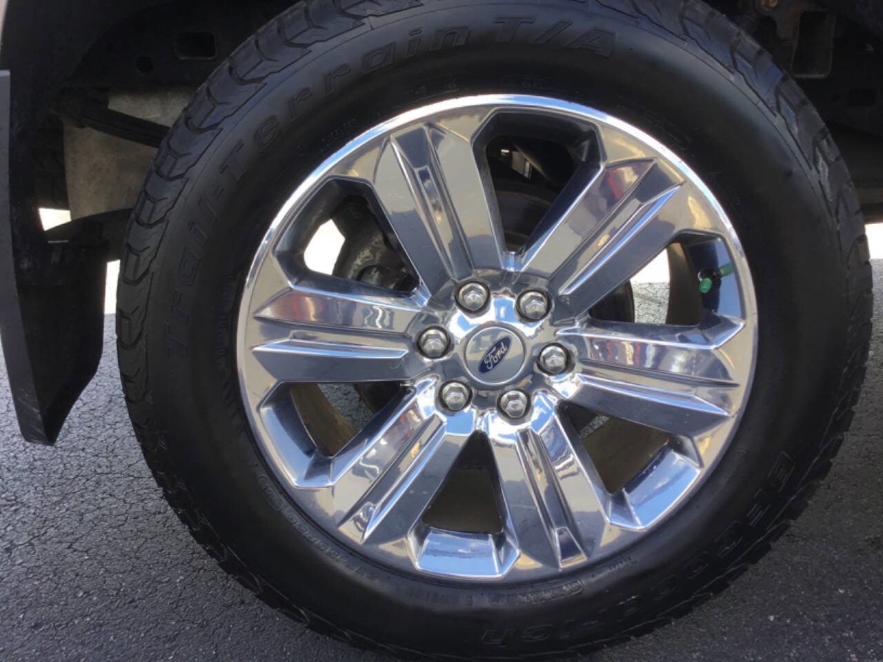 Used 2019 Ford F150 Lariat w/ Equipment Group 502A Luxury image 7