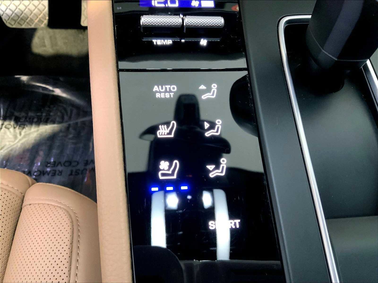 Certified 2026 Porsche Macan AWD/4WD image 37