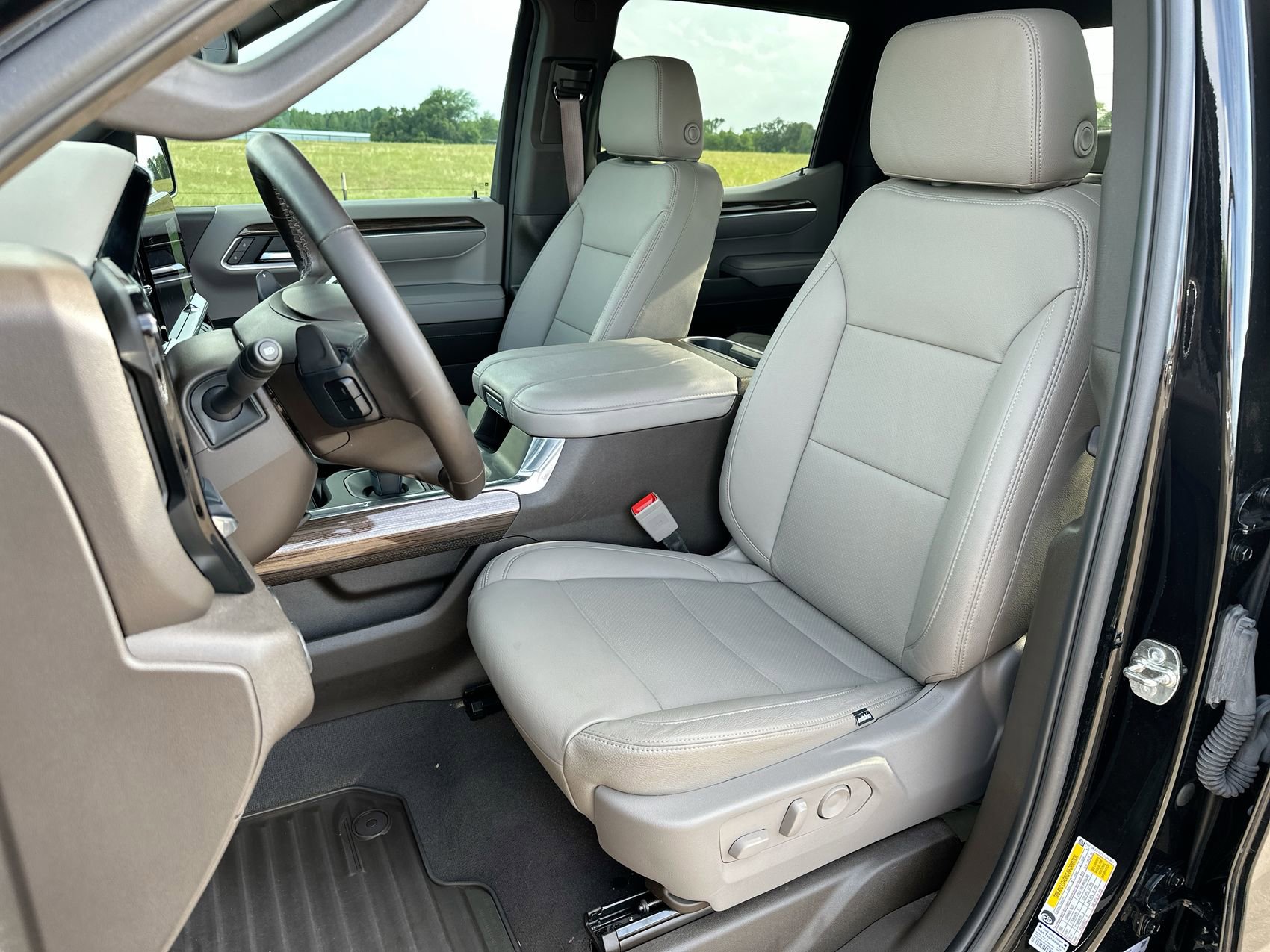 Used 2025 Chevrolet Silverado 1500 RST w/ Z71 Off-Road Package AWD/4WD image 11