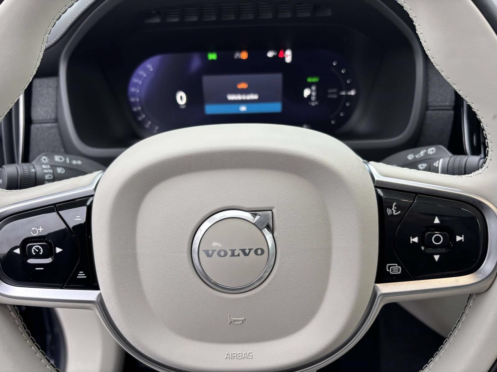 New 2026 Volvo XC90 T8 Ultra w/ Protection Package Premier AWD/4WD image 17