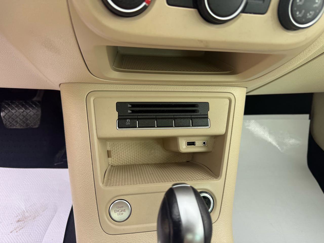 Used 2016 Volkswagen Tiguan SE image 27