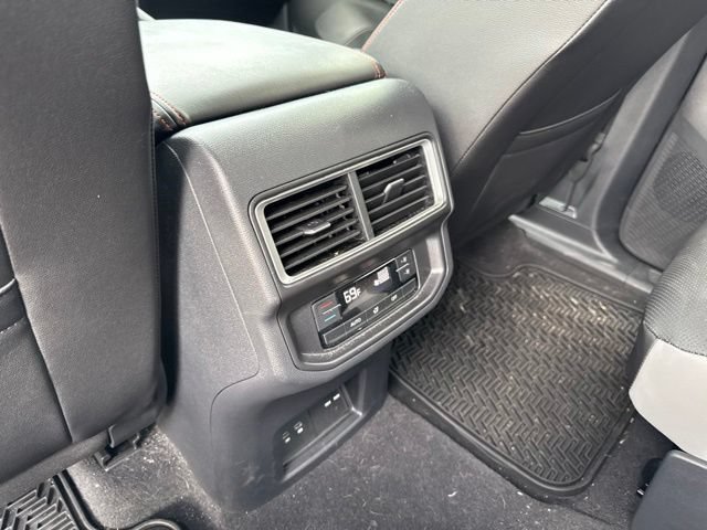 Used 2025 Volkswagen Atlas Peak Edition SE AWD/4WD image 16