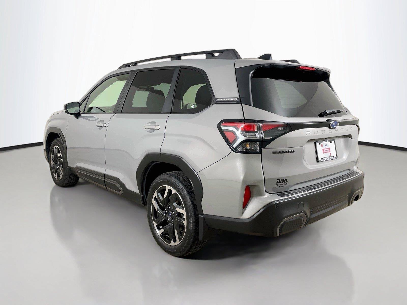 Used 2025 Subaru Forester Limited AWD/4WD image 10