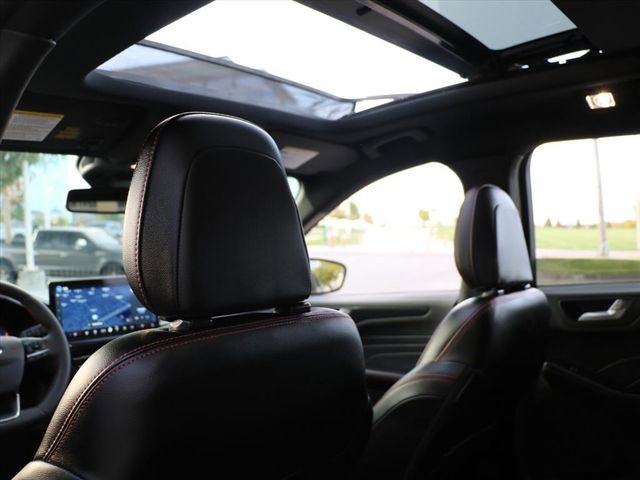 Used 2024 Ford Escape ST-Line Elite w/ Premium Technology Package image 6