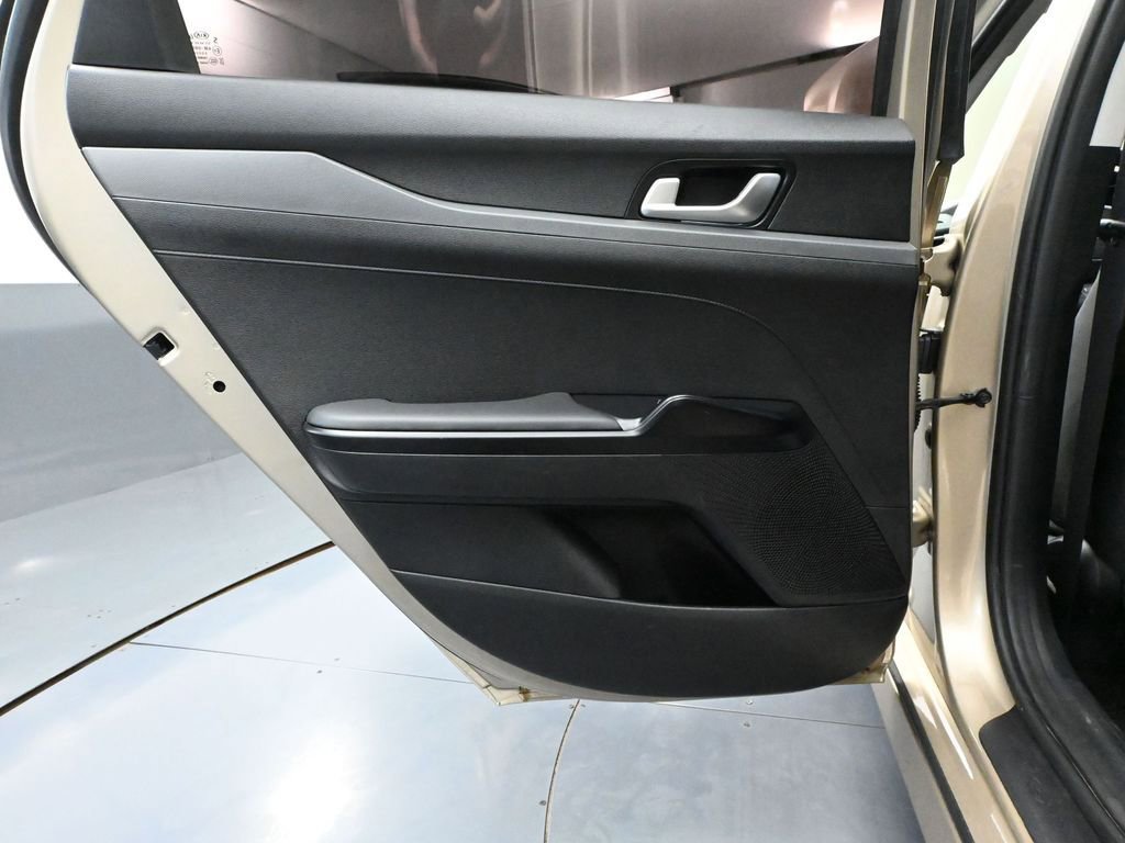 Used 2021 Kia K5 LXS image 35