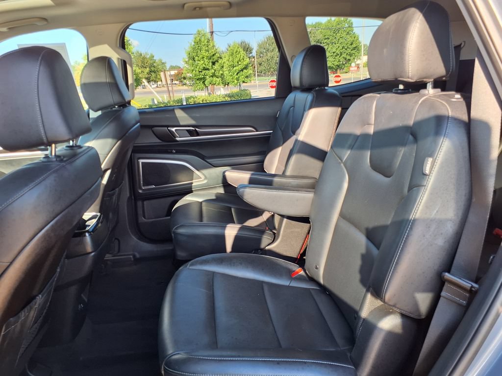 Used 2025 Kia Telluride S FWD image 19