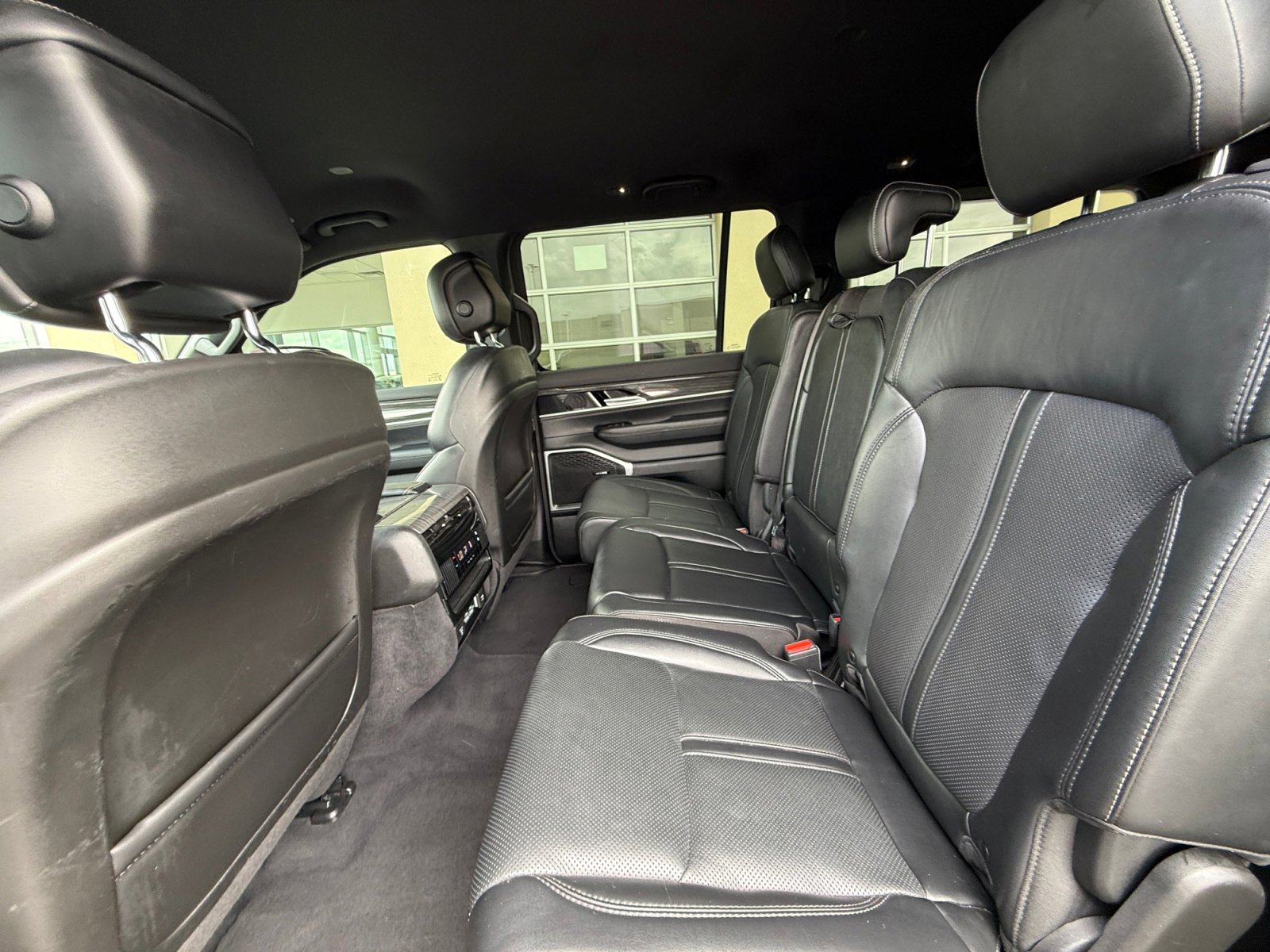 Used 2022 Jeep Wagoneer Series II image 17