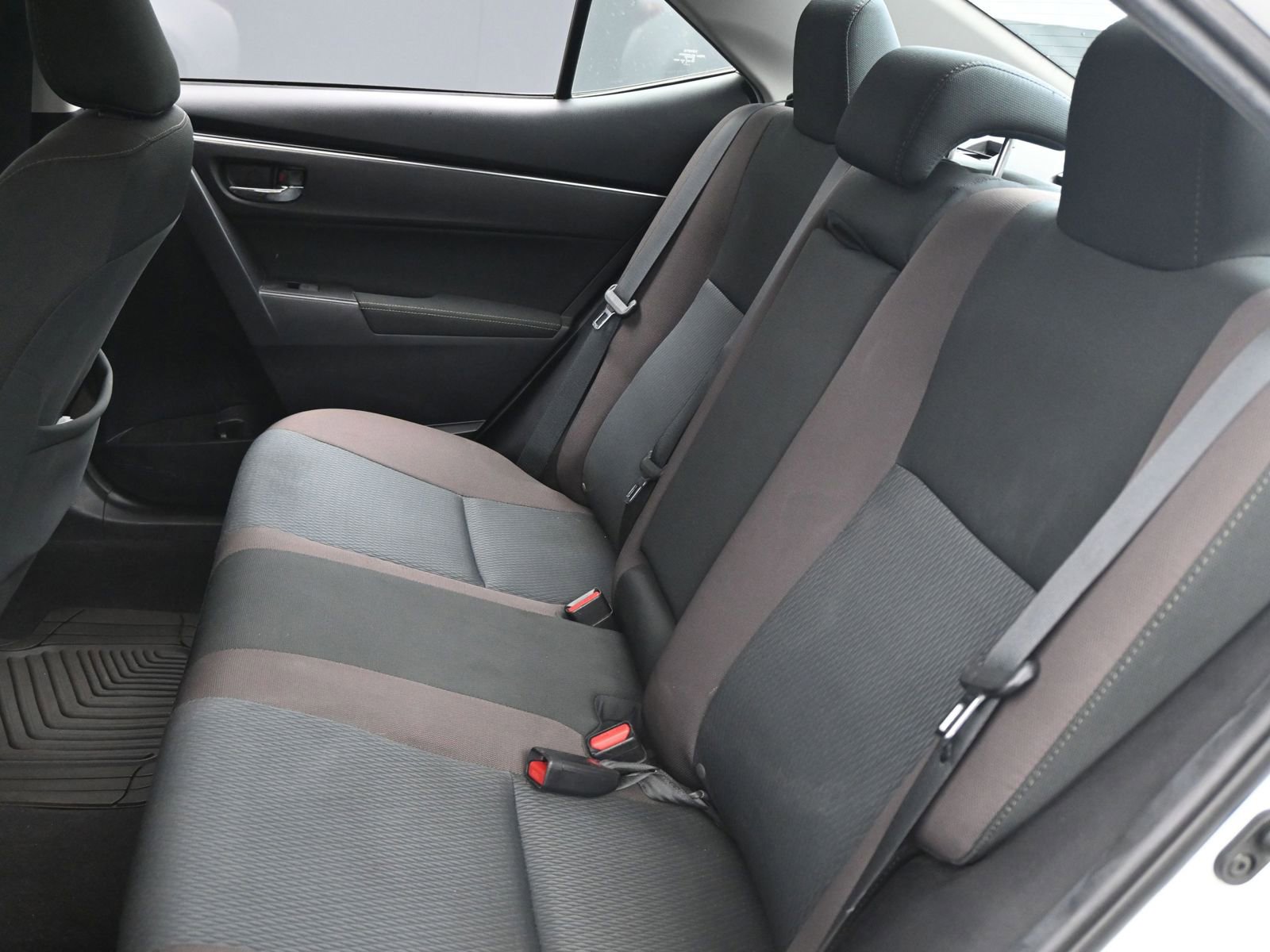 Used 2019 Toyota Corolla LE image 11