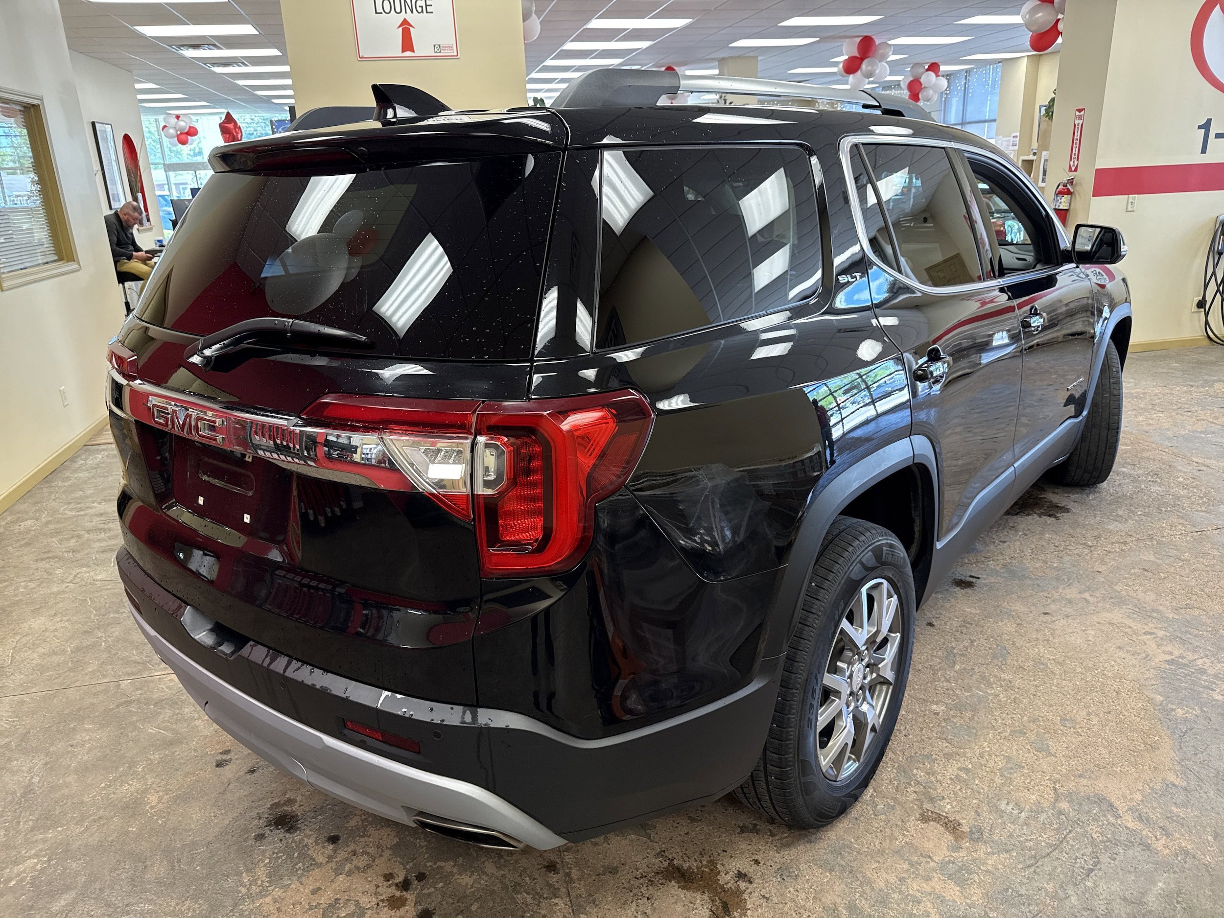 Used 2020 GMC Acadia SLT w/ Driver Alert Package II AWD/4WD image 10
