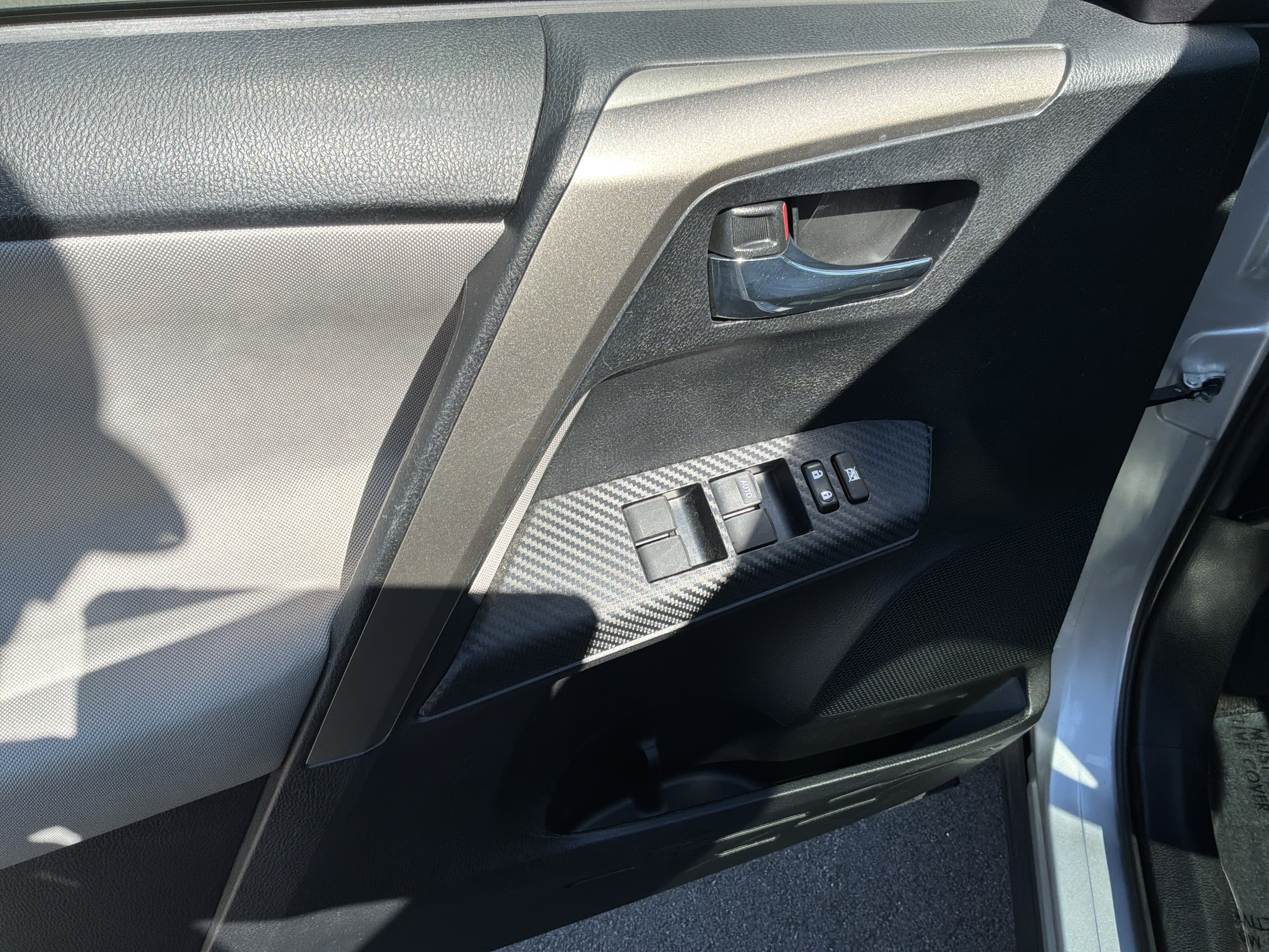 Used 2014 Toyota RAV4 XLE FWD image 15