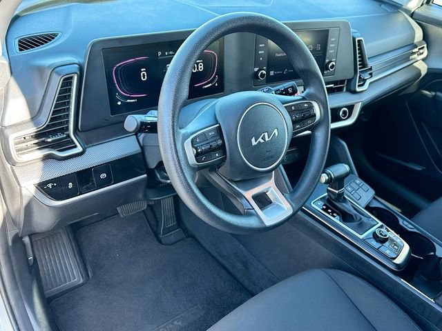 Used 2024 Kia Sportage LX image 9