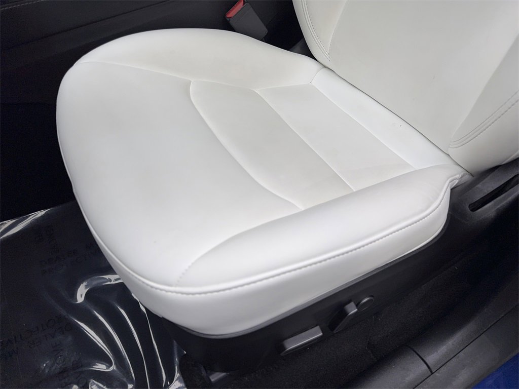 Used 2022 Tesla Model Y Long Range image 27