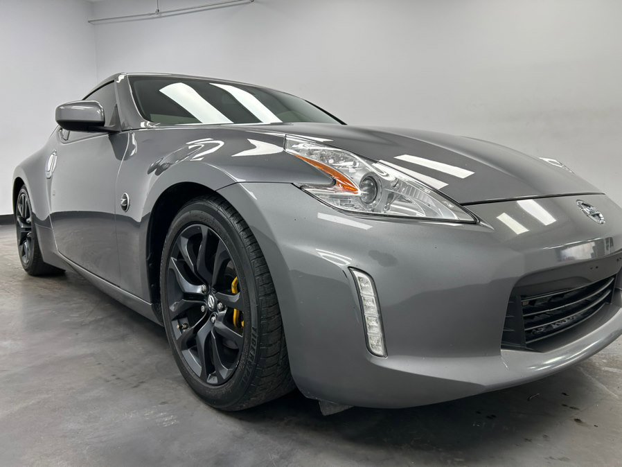Used 2016 Nissan 370Z Touring Sport image 19