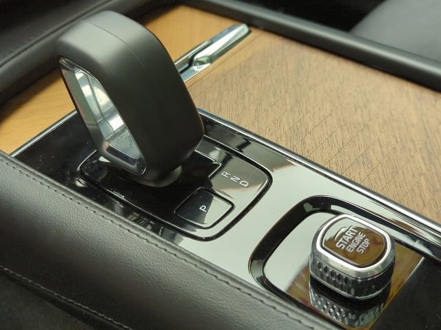 Used 2023 Volvo XC90 B5 Plus AWD/4WD image 21