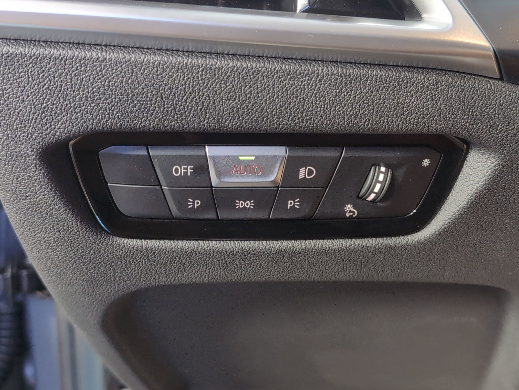 Used 2026 BMW 330i Sedan w/ M Sport Package image 19