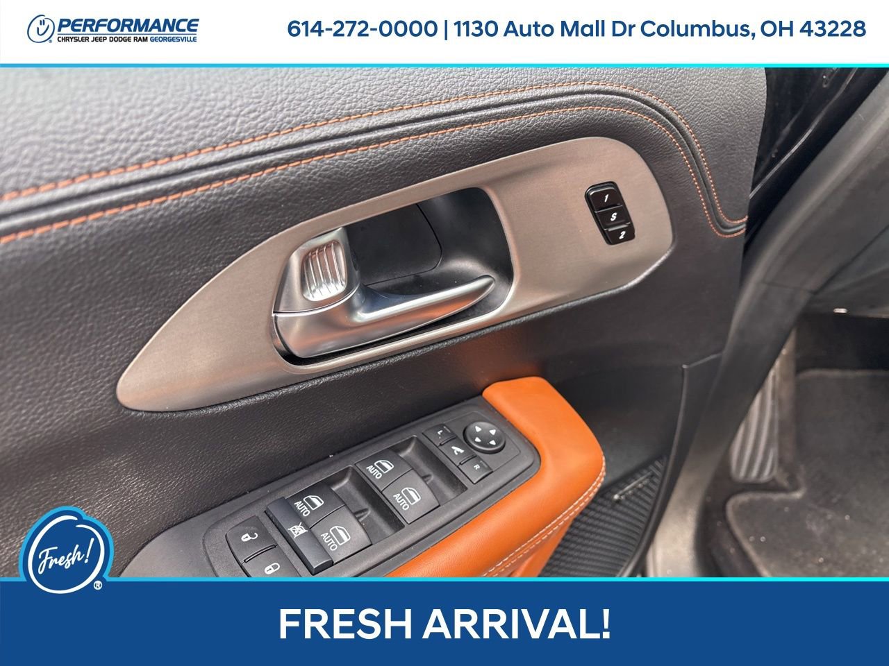 Used 2025 Chrysler Pacifica Pinnacle w/ Trailer Tow Group image 17