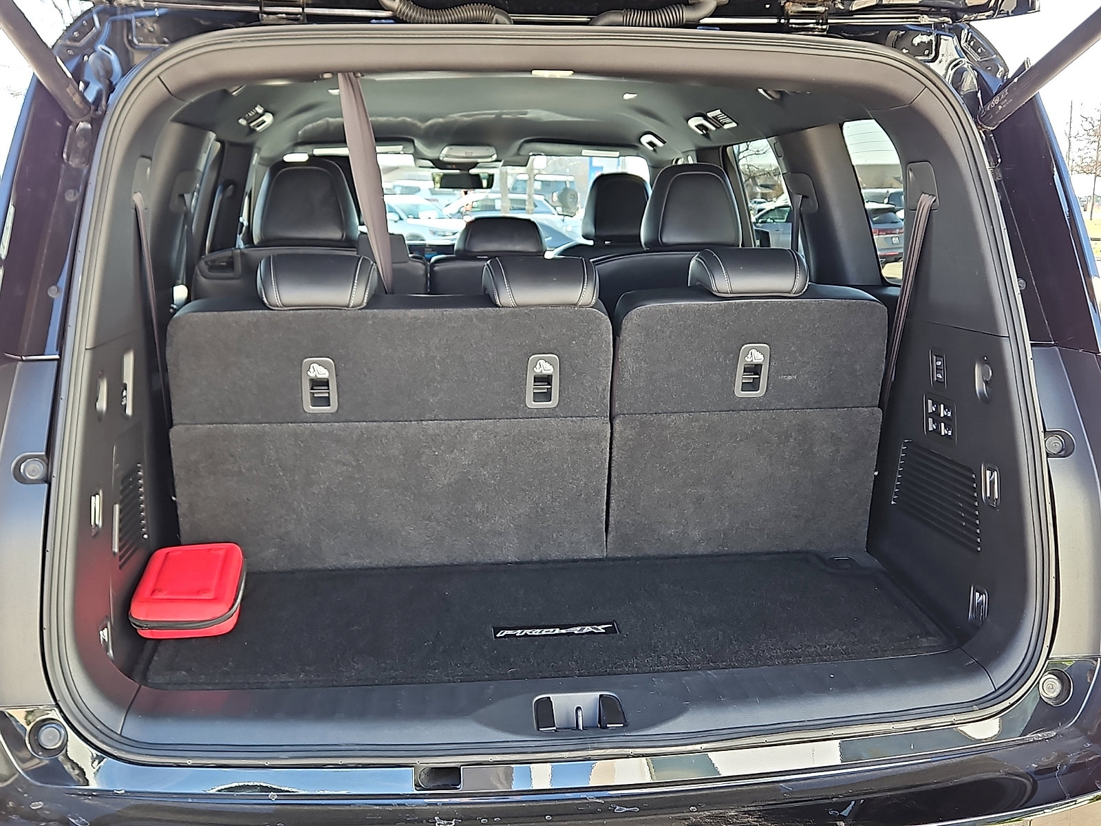 Used 2025 Nissan Armada PRO-4X image 6