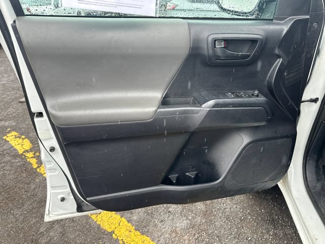 Used 2020 Toyota Tacoma SR5 RWD image 10