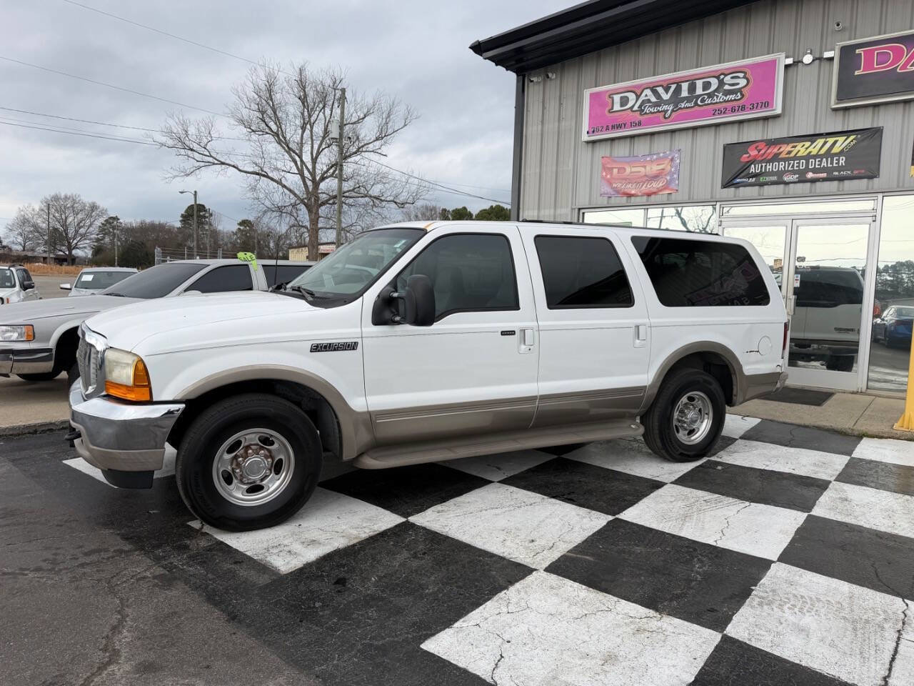 Used 2000 Ford Excursion Limited image 2