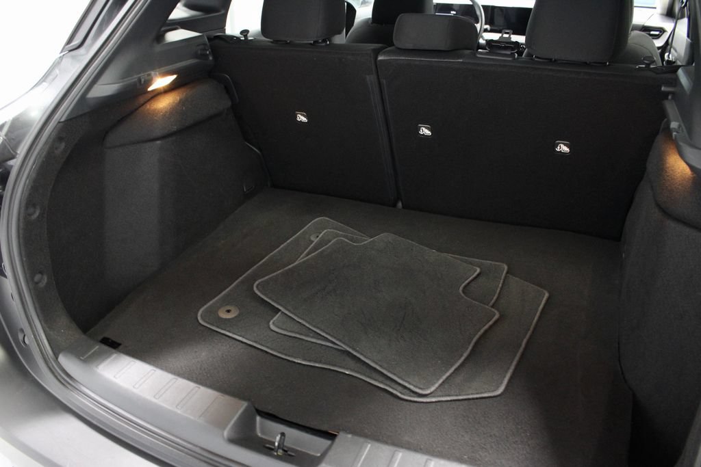 Certified 2025 Nissan Kicks SV AWD/4WD image 12