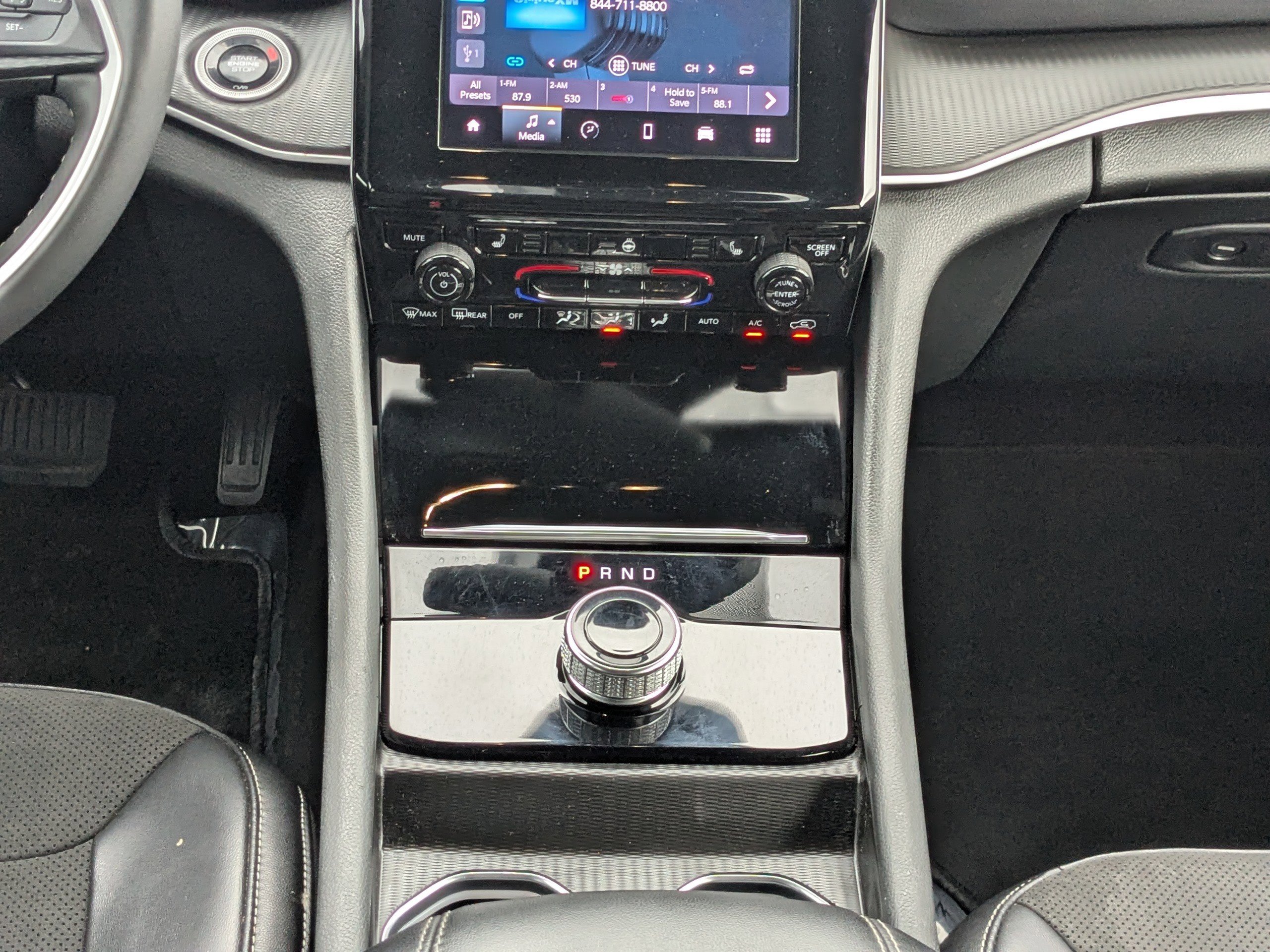 Certified 2024 Jeep Grand Cherokee L Laredo image 18