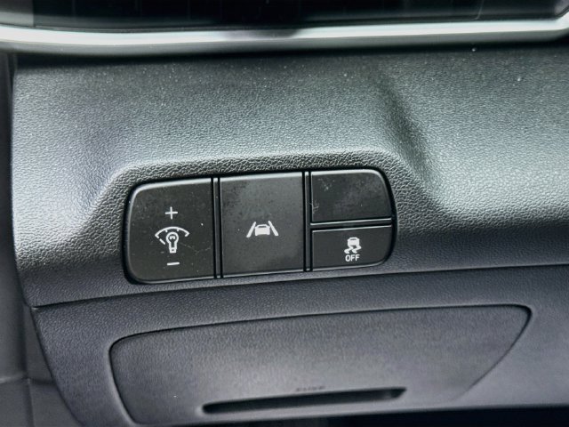 Used 2023 Hyundai Elantra SEL w/ Convenience Package FWD image 11