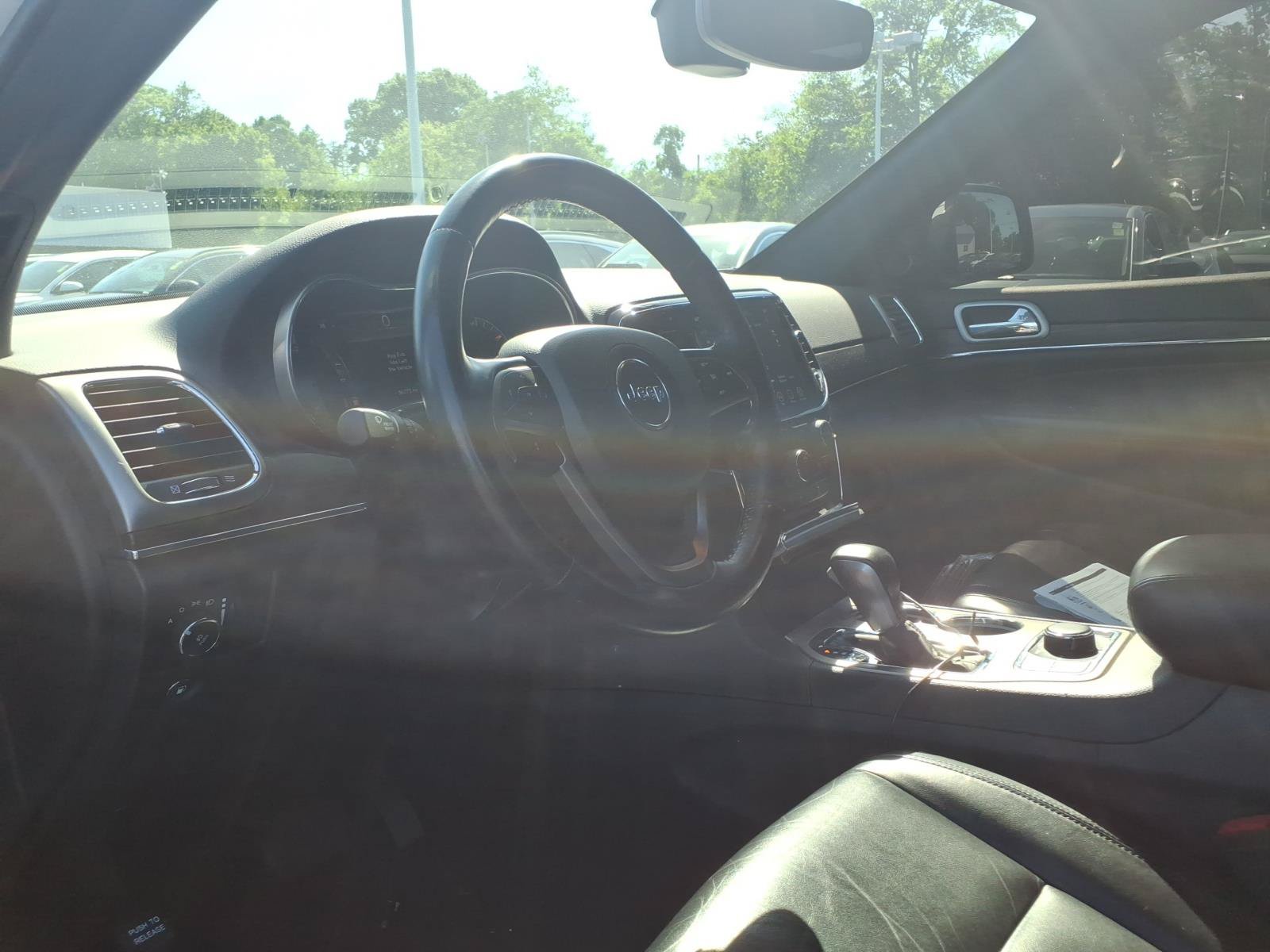 Used 2021 Jeep Grand Cherokee Limited w/ Premium Lighting Group AWD/4WD image 22