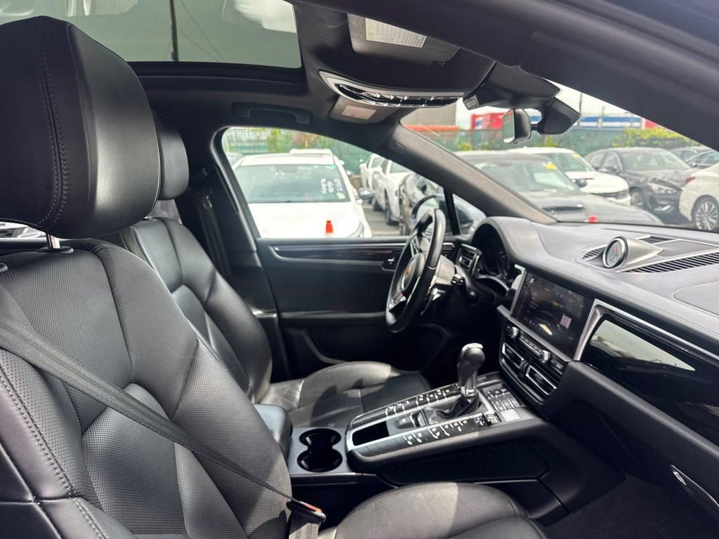 Used 2021 Porsche Macan S AWD/4WD image 16