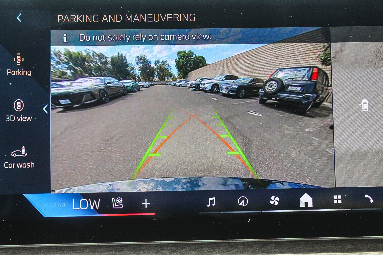 Certified 2025 BMW 330i Sedan image 24