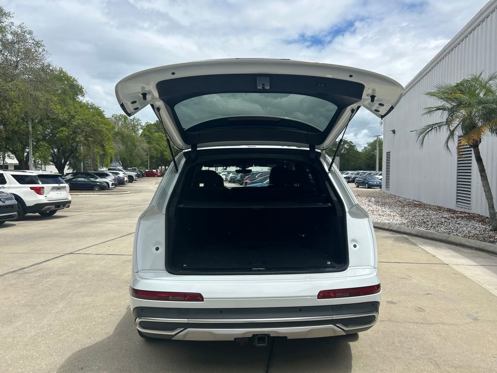 Used 2023 Audi Q7 2.0T Premium w/ Towing Package AWD/4WD image 42