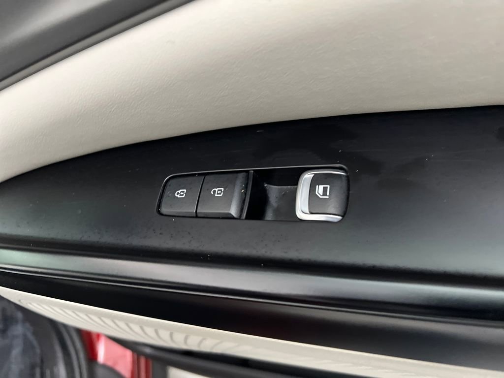 Used 2024 Kia Carnival LX image 29