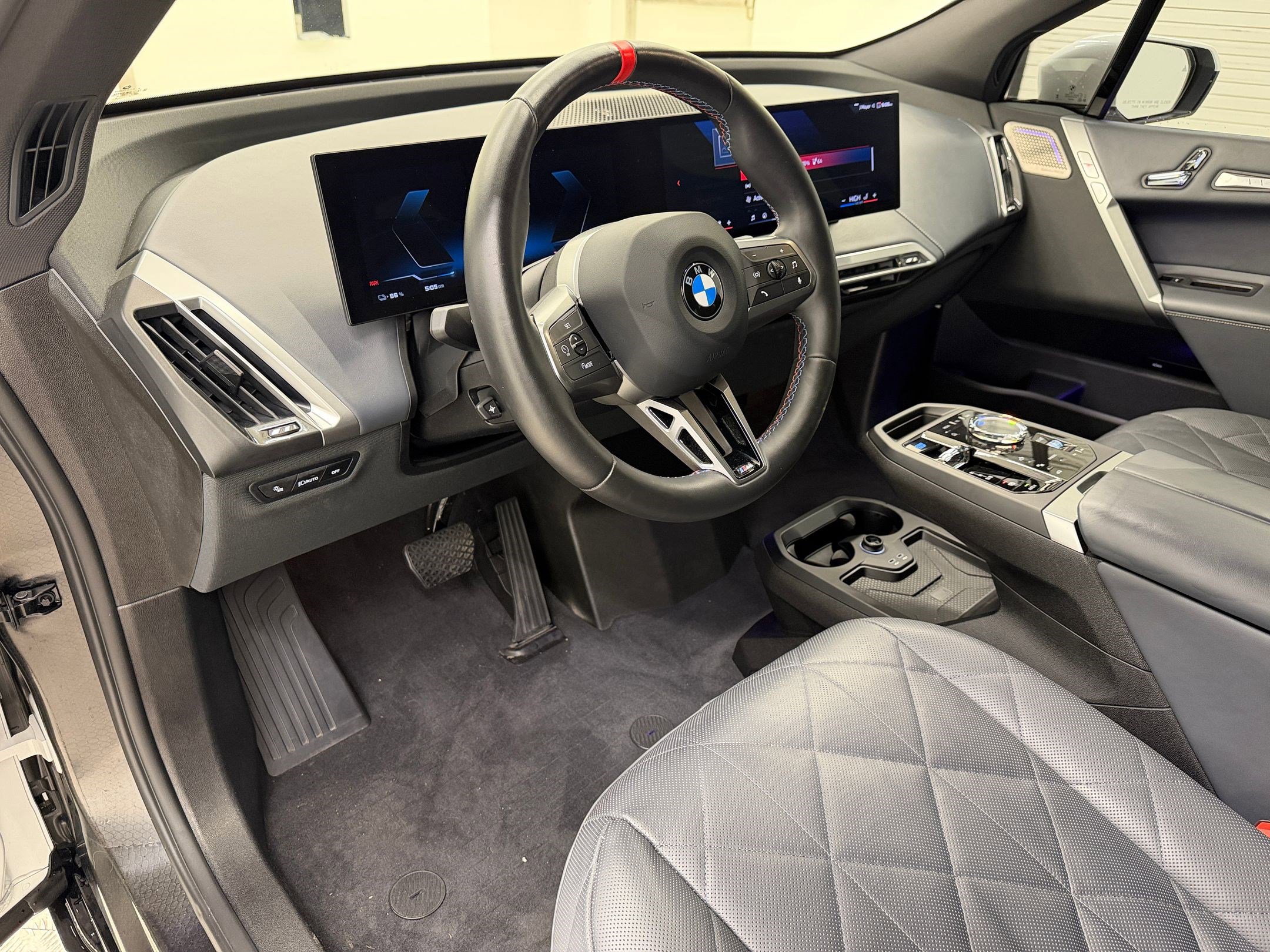 Certified 2025 BMW iX M60 AWD/4WD image 4