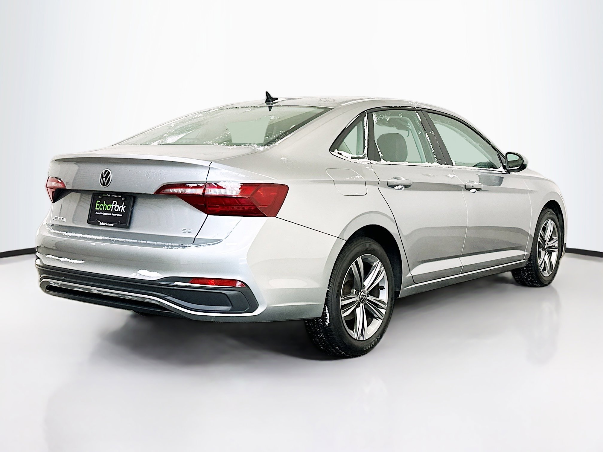 Used 2024 Volkswagen Jetta SE image 9