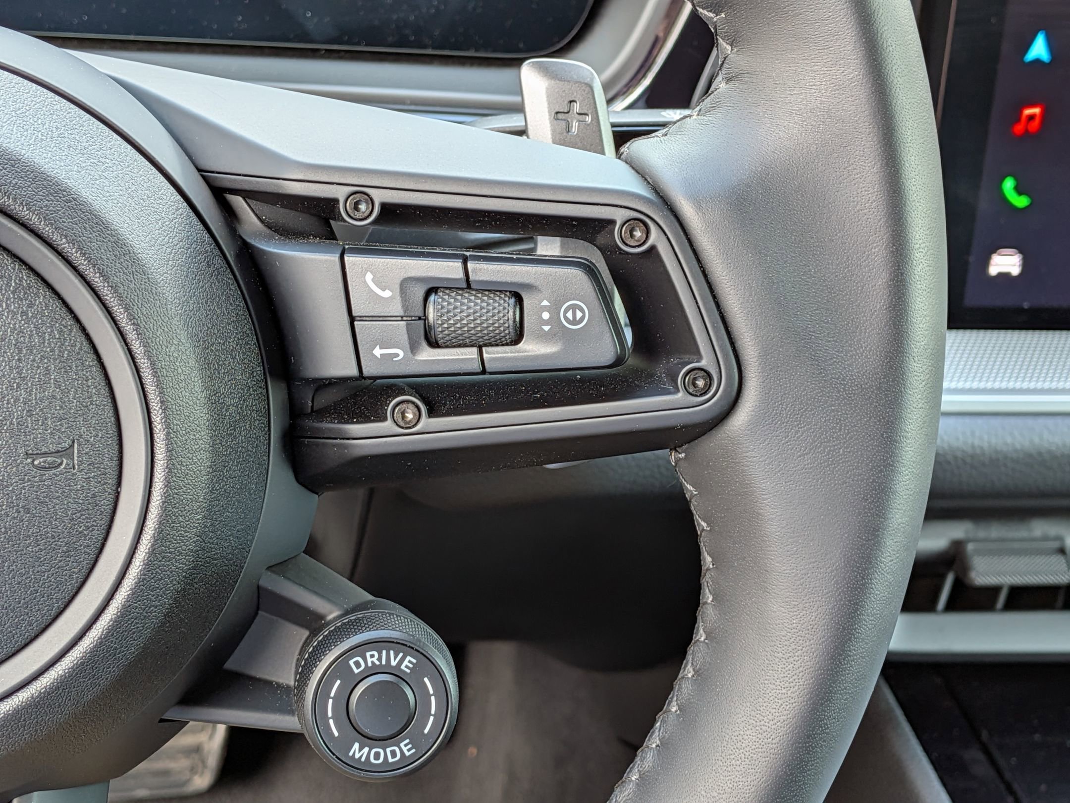 Used 2025 Porsche Cayenne GTS AWD/4WD image 19